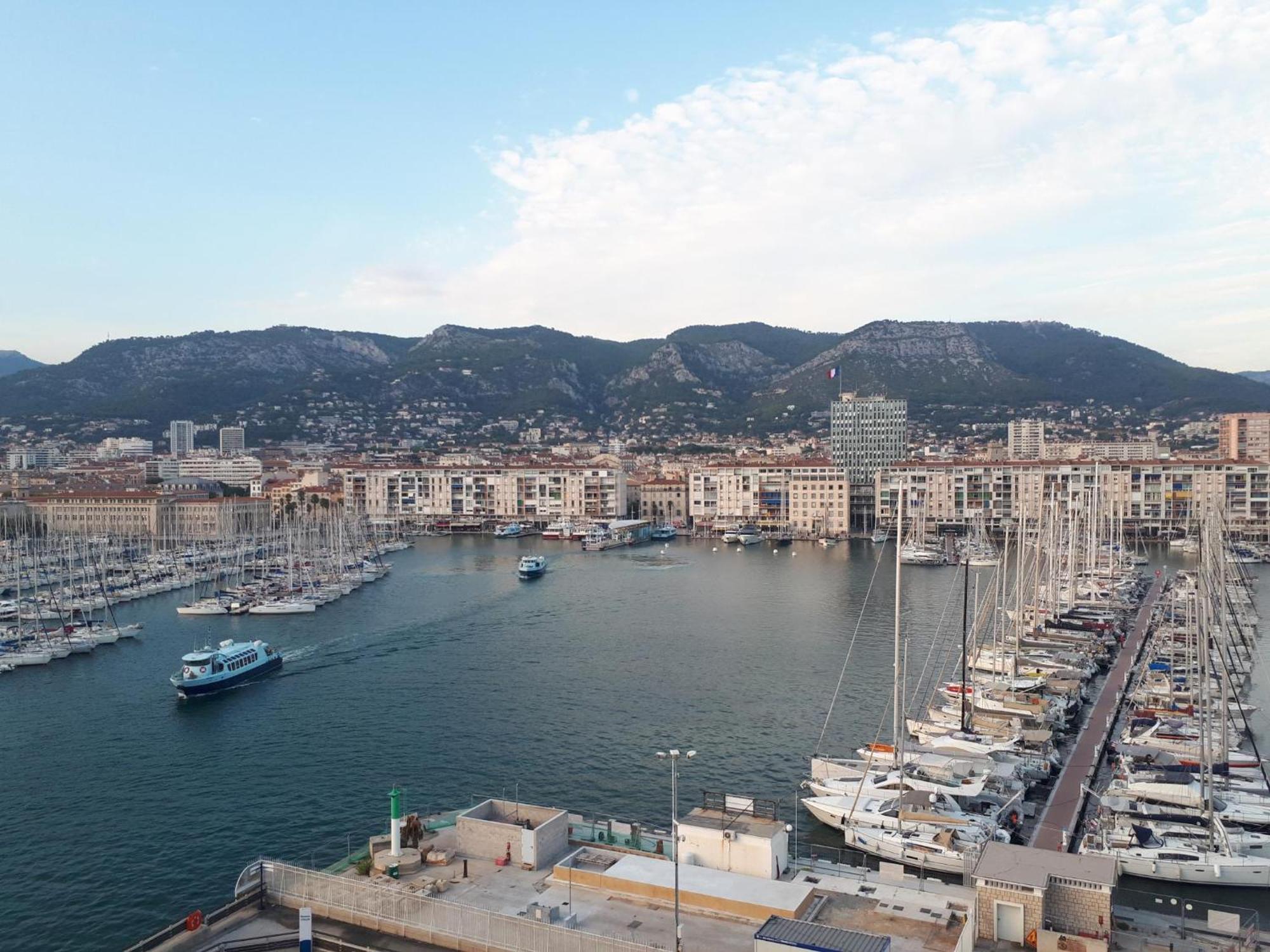 Superbe T3 Climatise 61M2 - 4 Etoiles - Wifi - Centre Historique Vue Port De Plaisance Apartment Toulon Exterior photo